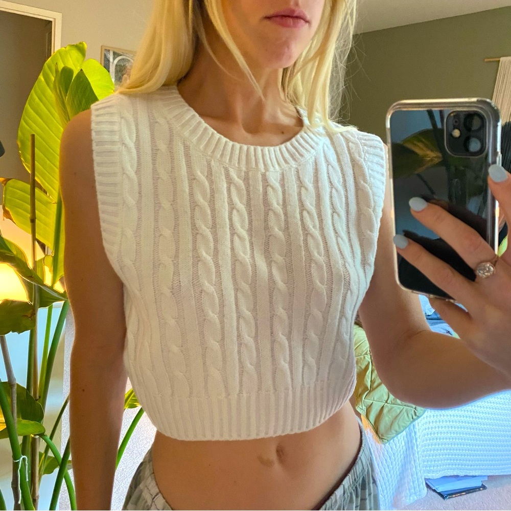 Sweater vest